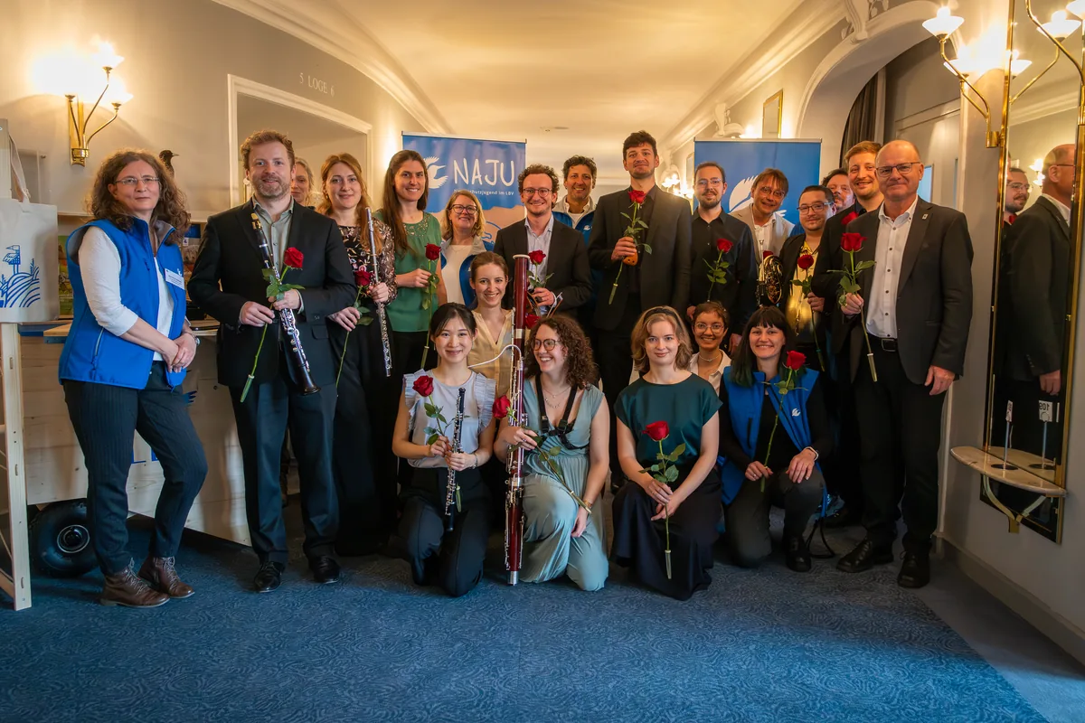 Musikerinnen, Musiker und das LBV-Team beim Vogelstimmenkonzert
